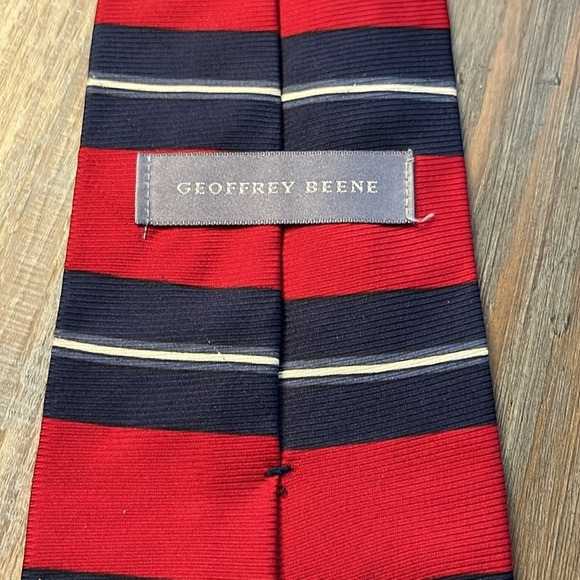 Geoffrey Beene Mens Silk Necktie Red and Blue Striped Men's Tie Formal Party - Picture 3 of 7